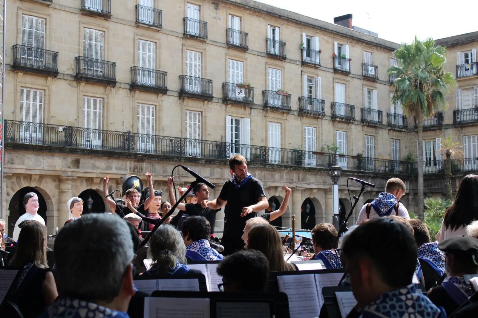 Ochenta txistularis, un grupo de bluegrass y los gigantes de Birakari: así es el 66º Alarde que cierra la Aste Nagusia el domingo 30