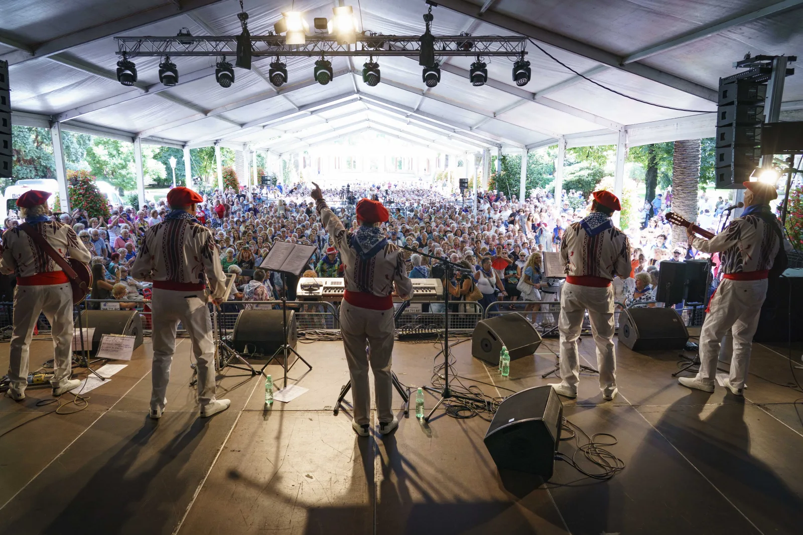 «Gazteok esnatu» y «Bilbao siempre Bilbao» ganan el XXXVIII Concurso de Bilbainadas: el palmarés completo y el disco que llega al Arriaga en diciembre