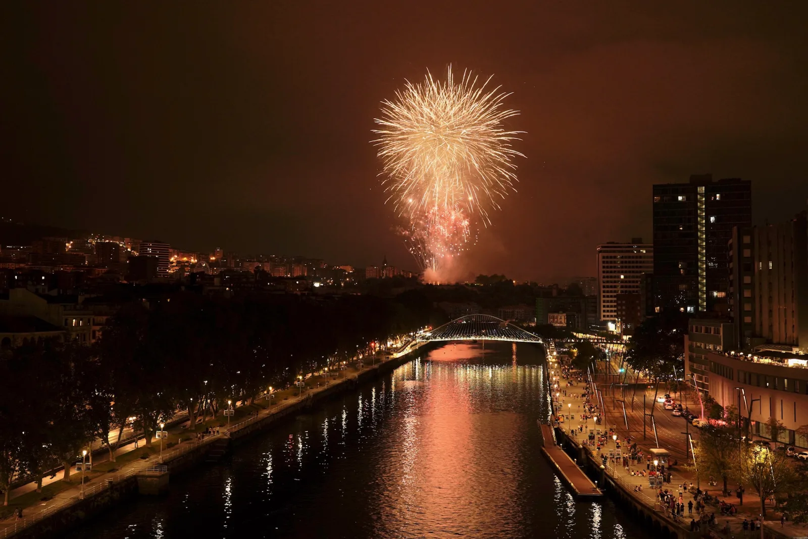 Siete pirotecnias competirán en el XXXIV Concurso Internacional de Fuegos Artificiales Villa de Bilbao