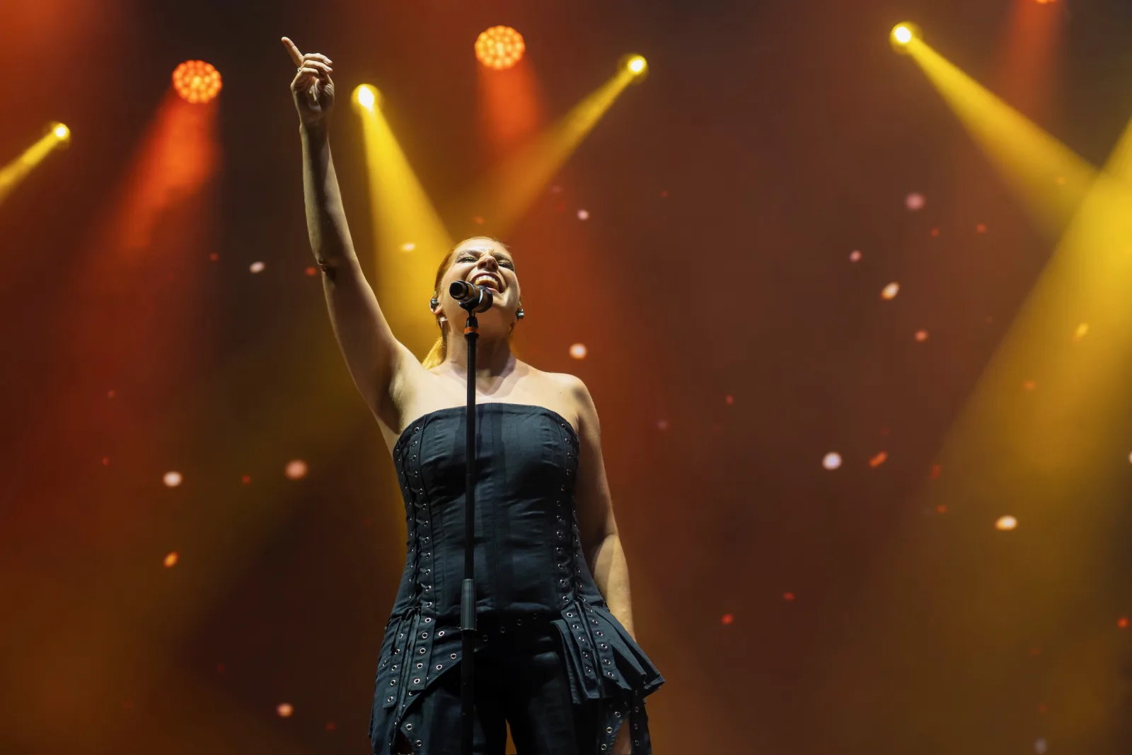 Leire Martínez cantó el domingo en Abandoibarra: quedan seis noches de conciertos gratis a las 23:30, de Mirua a M-Clan