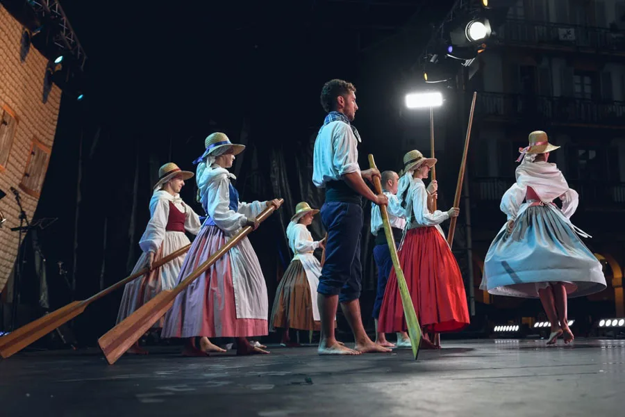 El Artillero más bailado: ocho grupos de danza toman el balcón del Cañonazo