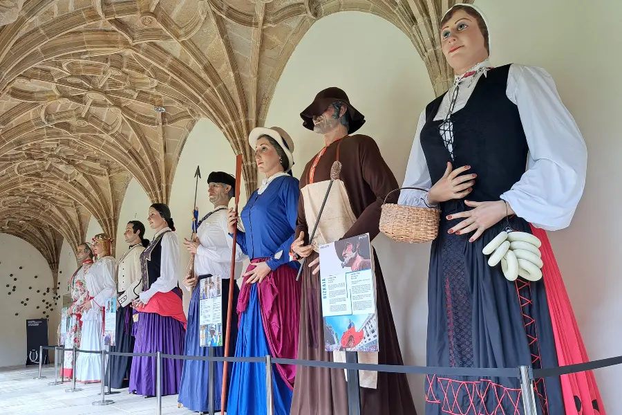 Los gigantes de Donostia se van a dormir al museo: San Telmo los acoge hasta el 13 de septiembre