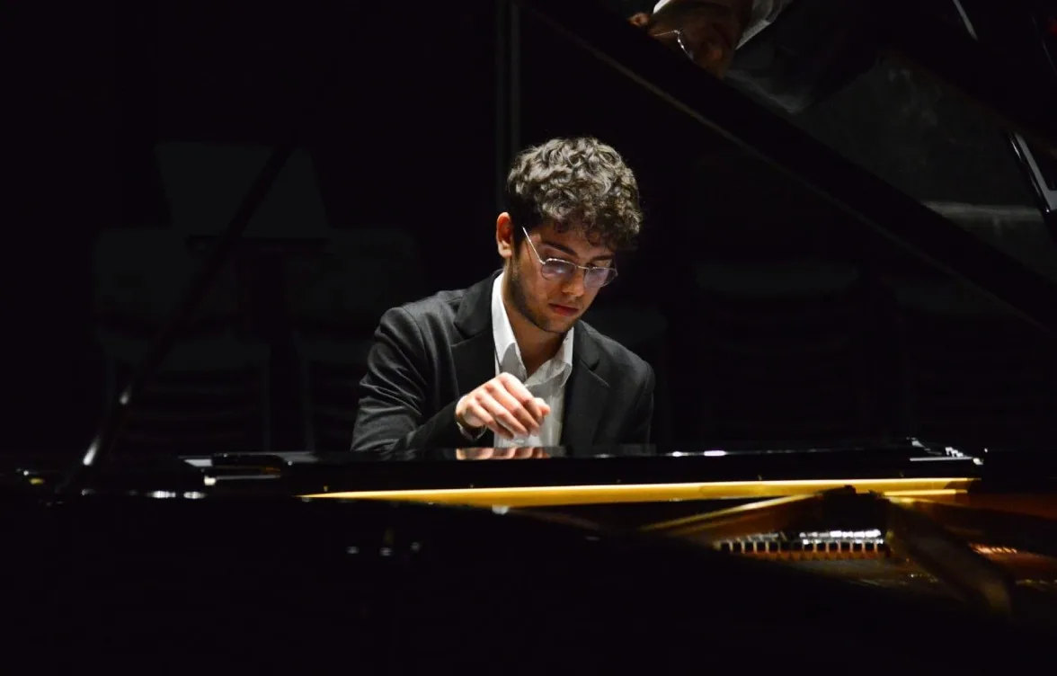 Tomás Vidal, piano
