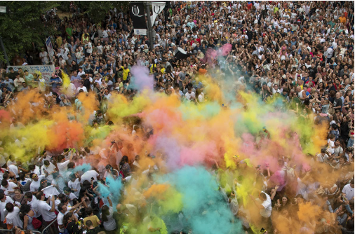 Gazte Nagusi Holi Fest