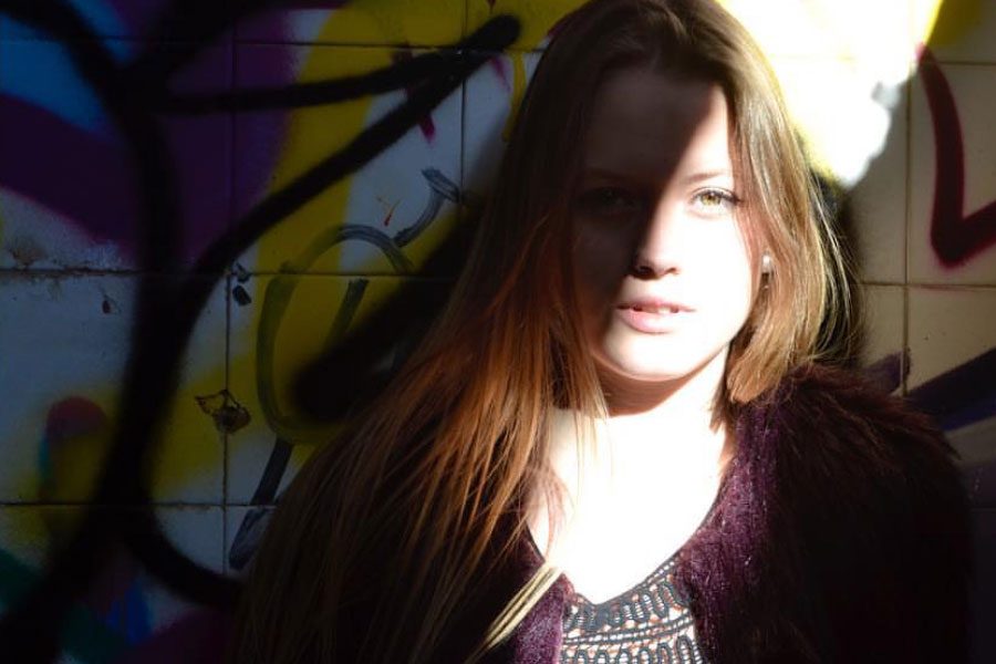 DJ Irune Muguruza. Espectáculo de música y láser