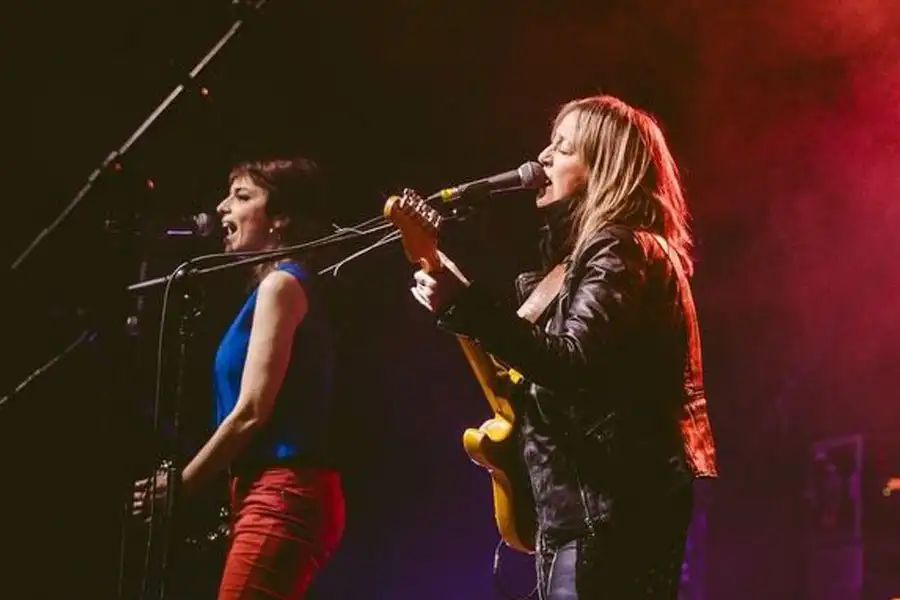 Nat Simons + Aurora Beltrán
